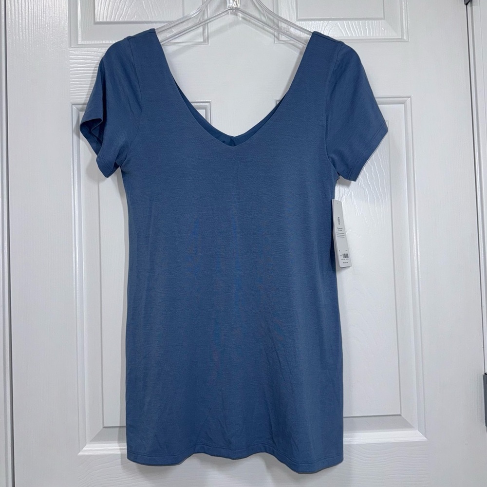 Athleta Essence Support top size medium NWT - Picture 3 of 11
